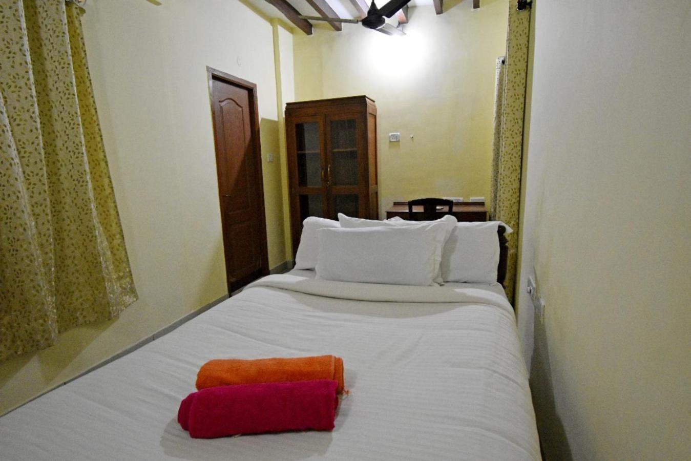 Petit Gite Heritage Home Pondicherry Esterno foto